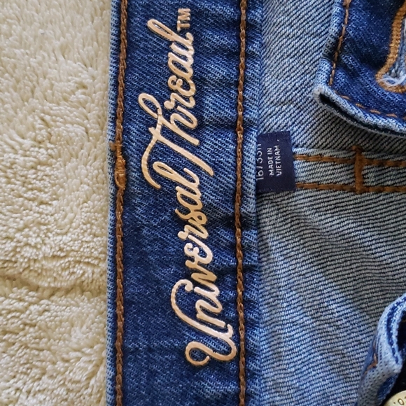 Universal Thread Jeans - Picture 2 of 7